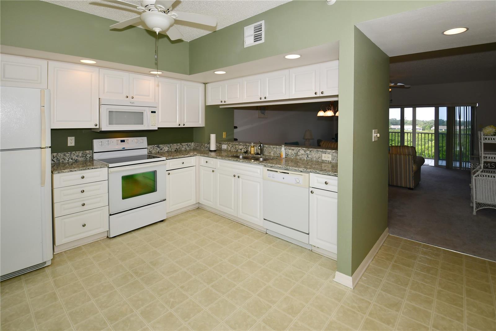 Image 4 of 39 For 6450 Shoreline Drive 9405