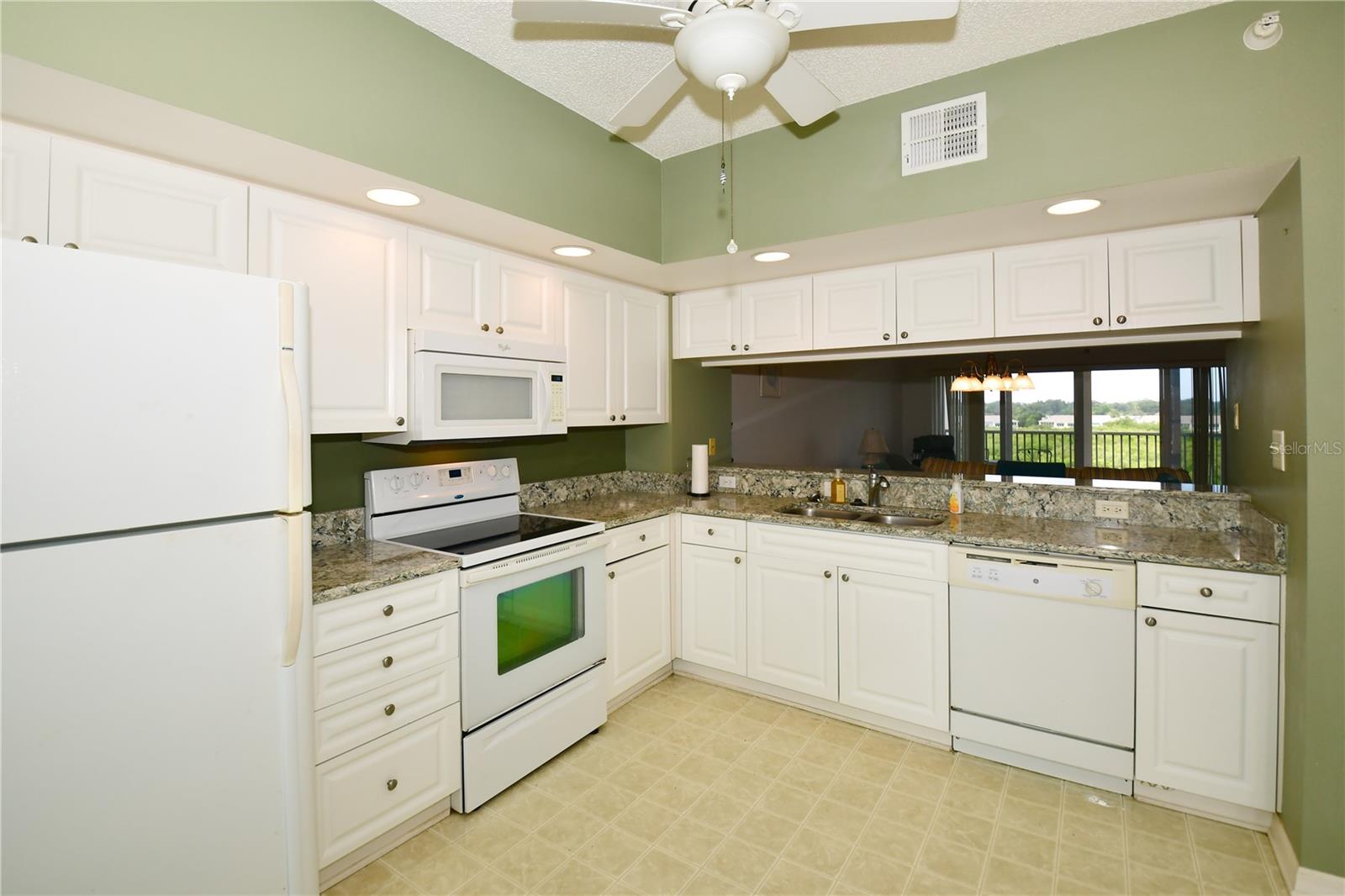 Image 7 of 39 For 6450 Shoreline Drive 9405