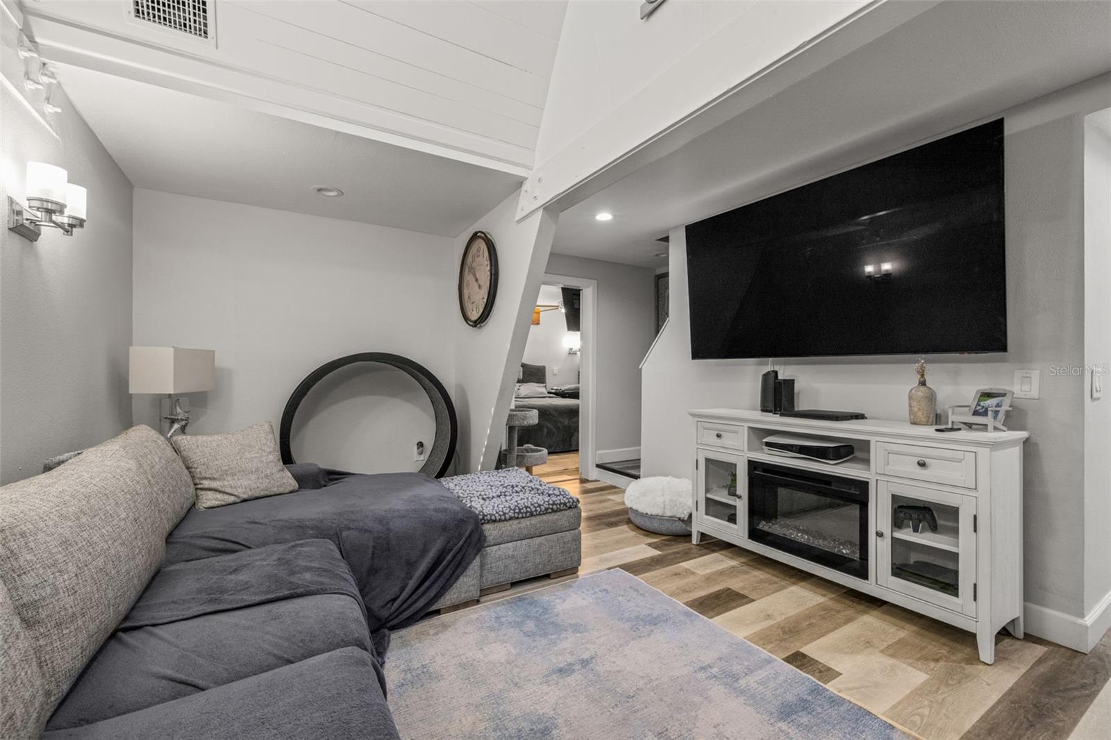 Image 11 of 40 For 1817 Beachway Ln