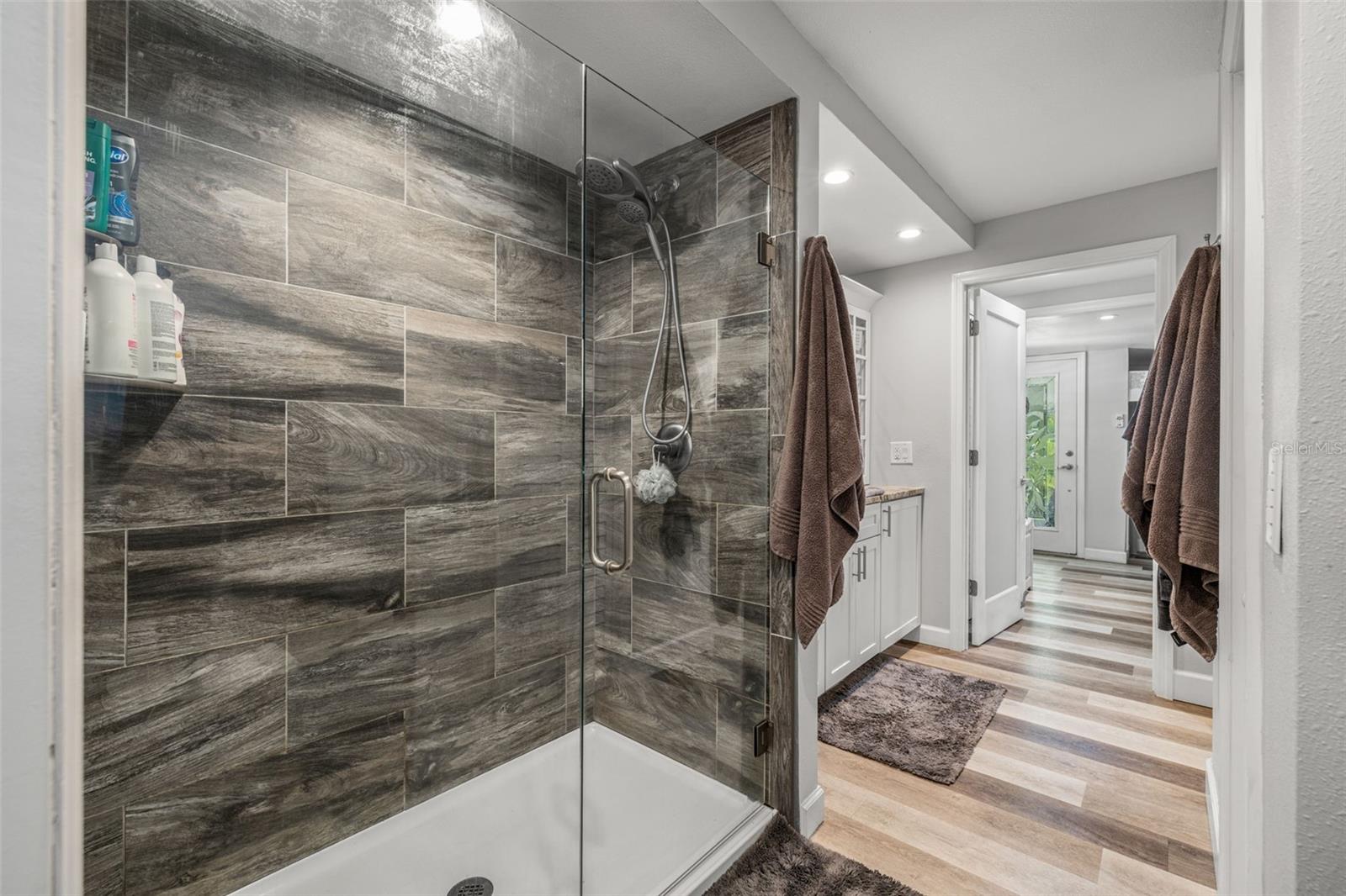 Image 15 of 40 For 1817 Beachway Ln