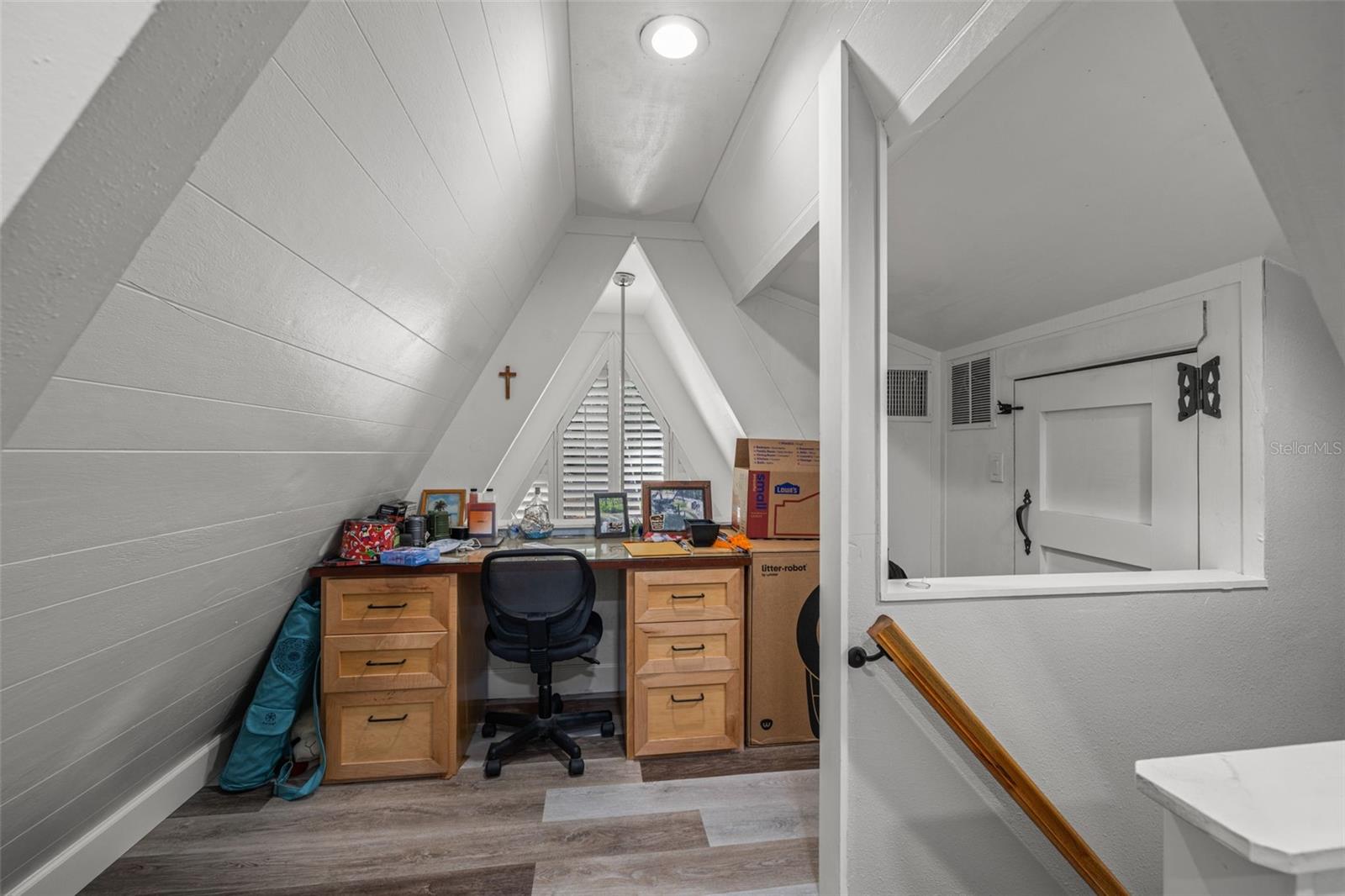 Image 17 of 40 For 1817 Beachway Ln