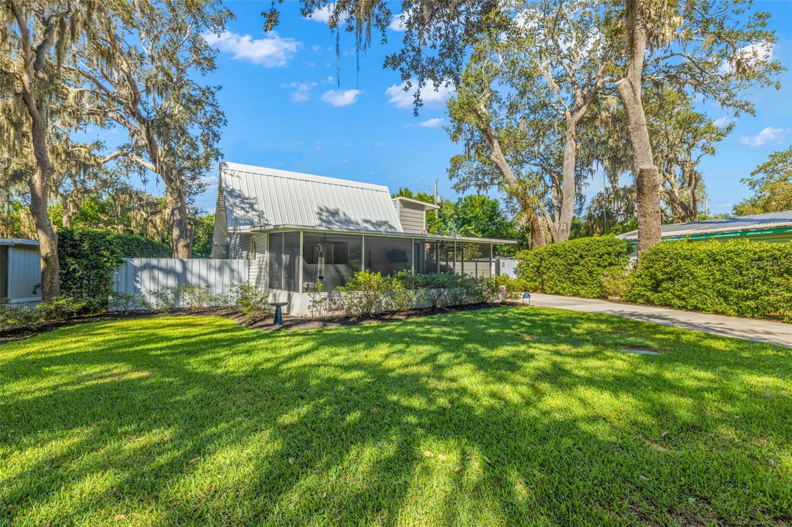Image 2 of 40 For 1817 Beachway Ln