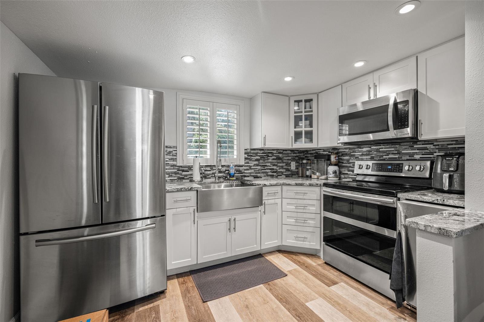 Image 7 of 40 For 1817 Beachway Ln