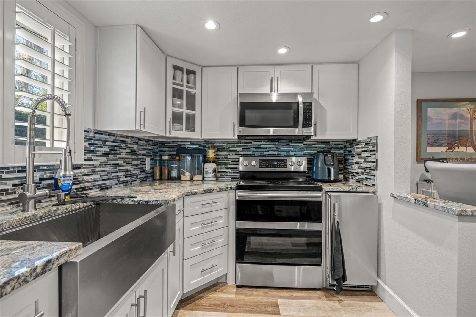 Image 8 of 40 For 1817 Beachway Ln