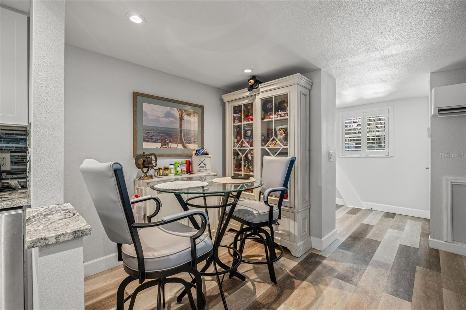 Image 9 of 40 For 1817 Beachway Ln