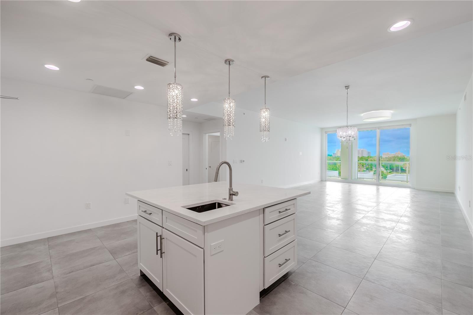 Image 12 of 82 For 920 Osceola Avenue 703