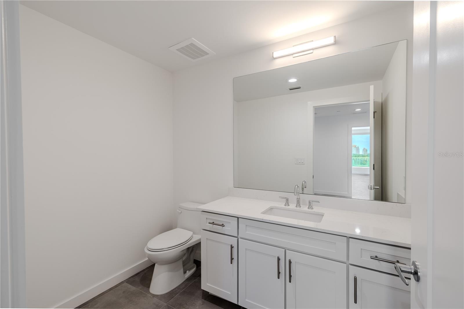 Image 20 of 82 For 920 Osceola Avenue 703