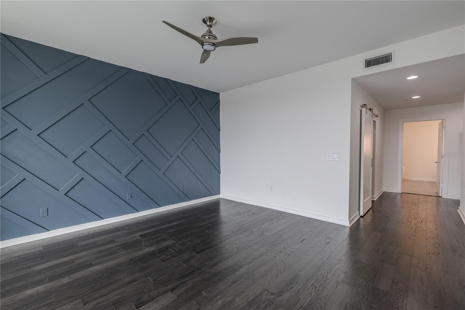 Image 30 of 82 For 920 Osceola Avenue 703