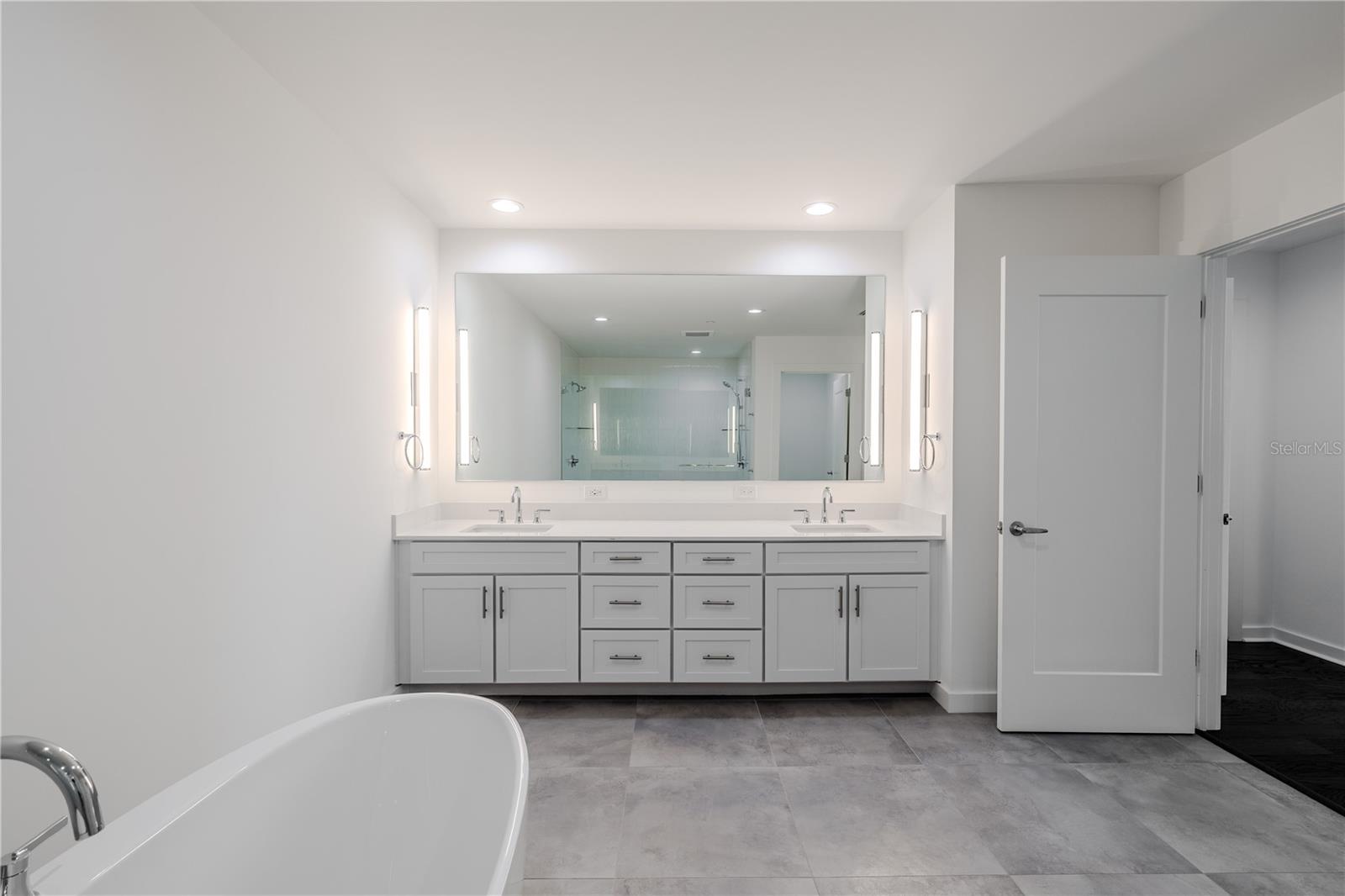 Image 31 of 82 For 920 Osceola Avenue 703