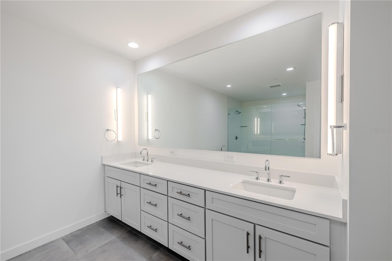 Image 33 of 82 For 920 Osceola Avenue 703