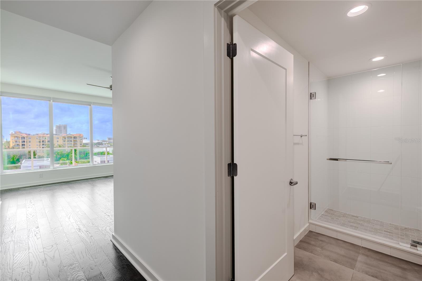 Image 40 of 82 For 920 Osceola Avenue 703