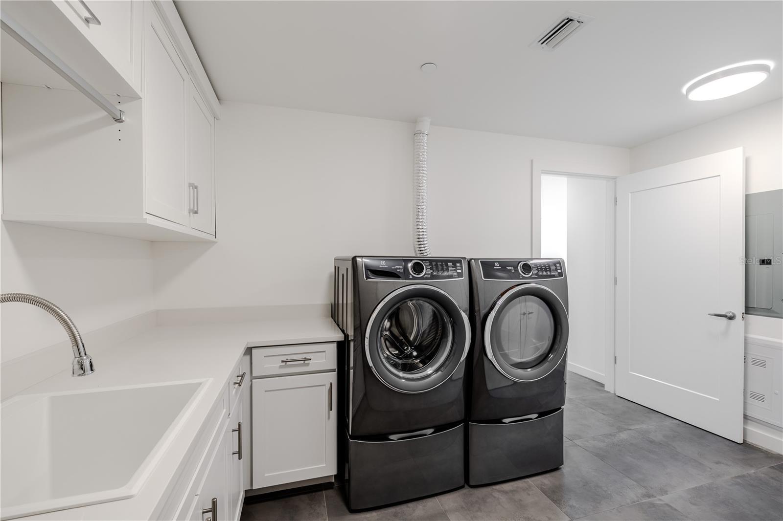 Image 56 of 82 For 920 Osceola Avenue 703