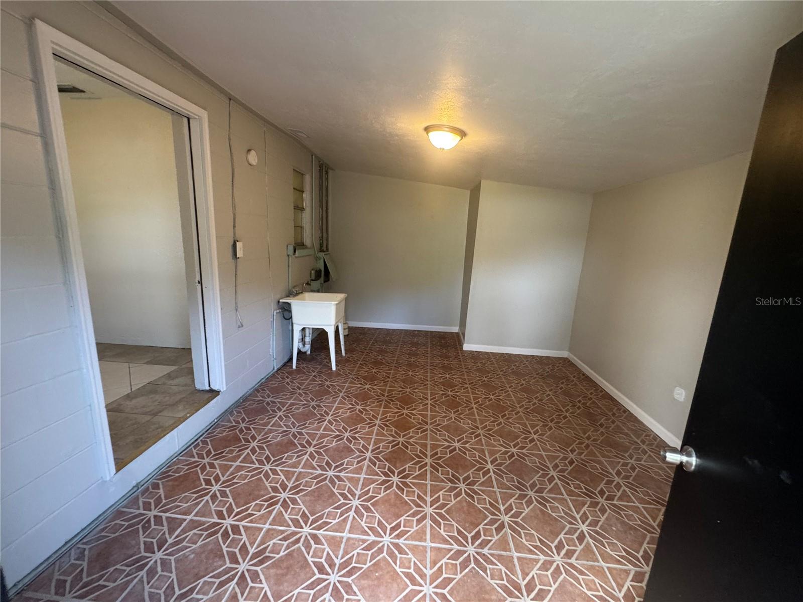 Image 15 of 16 For 201 Himes Avenue
