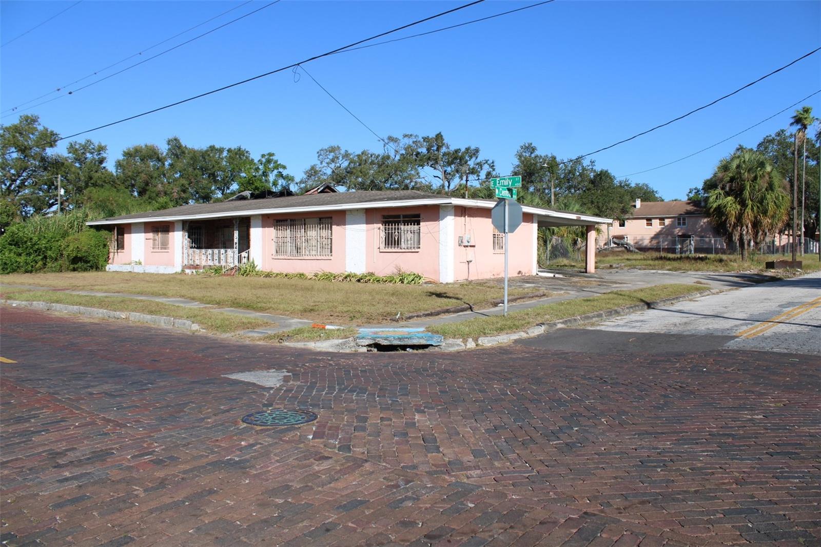 Image 31 of 37 For 418 Emily Street