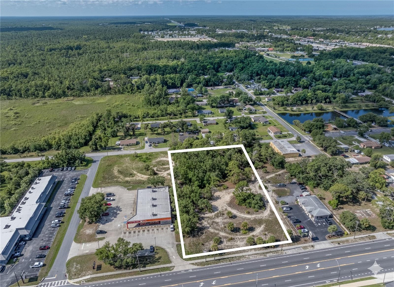Listing photo id 1 for 950 5th Street