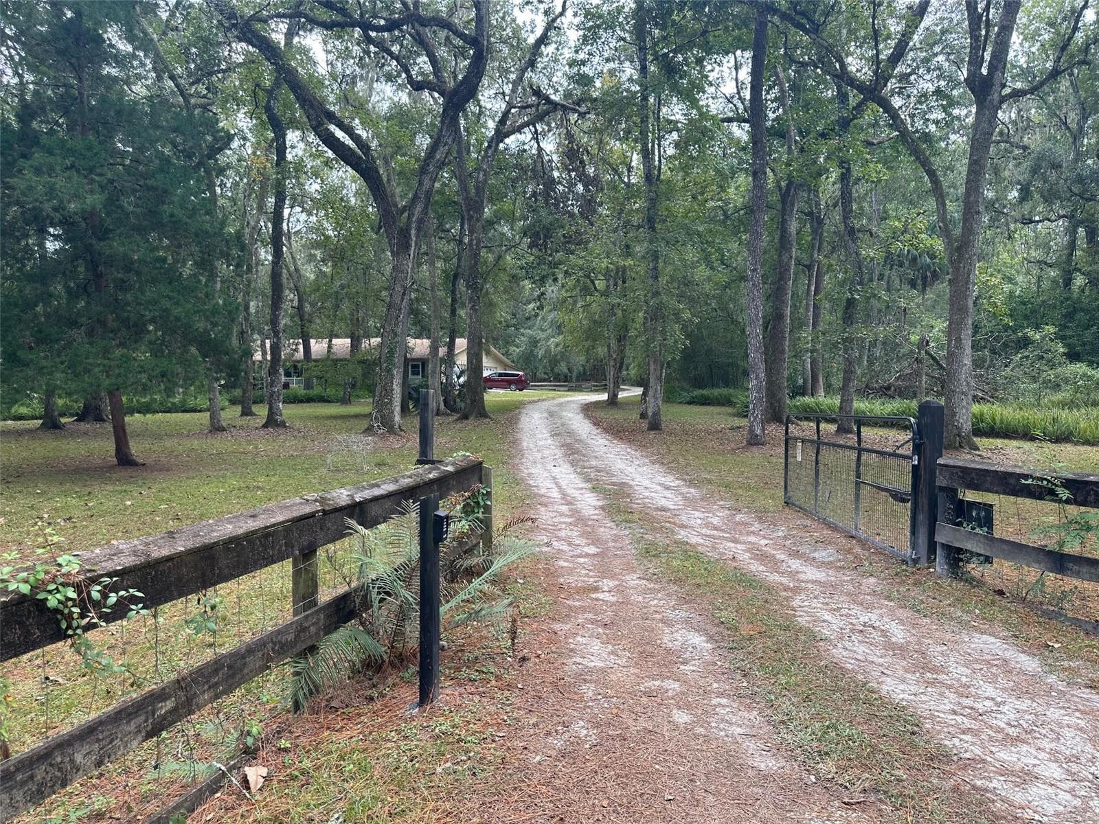 Image 14 of 15 For 24392 Lanark Road