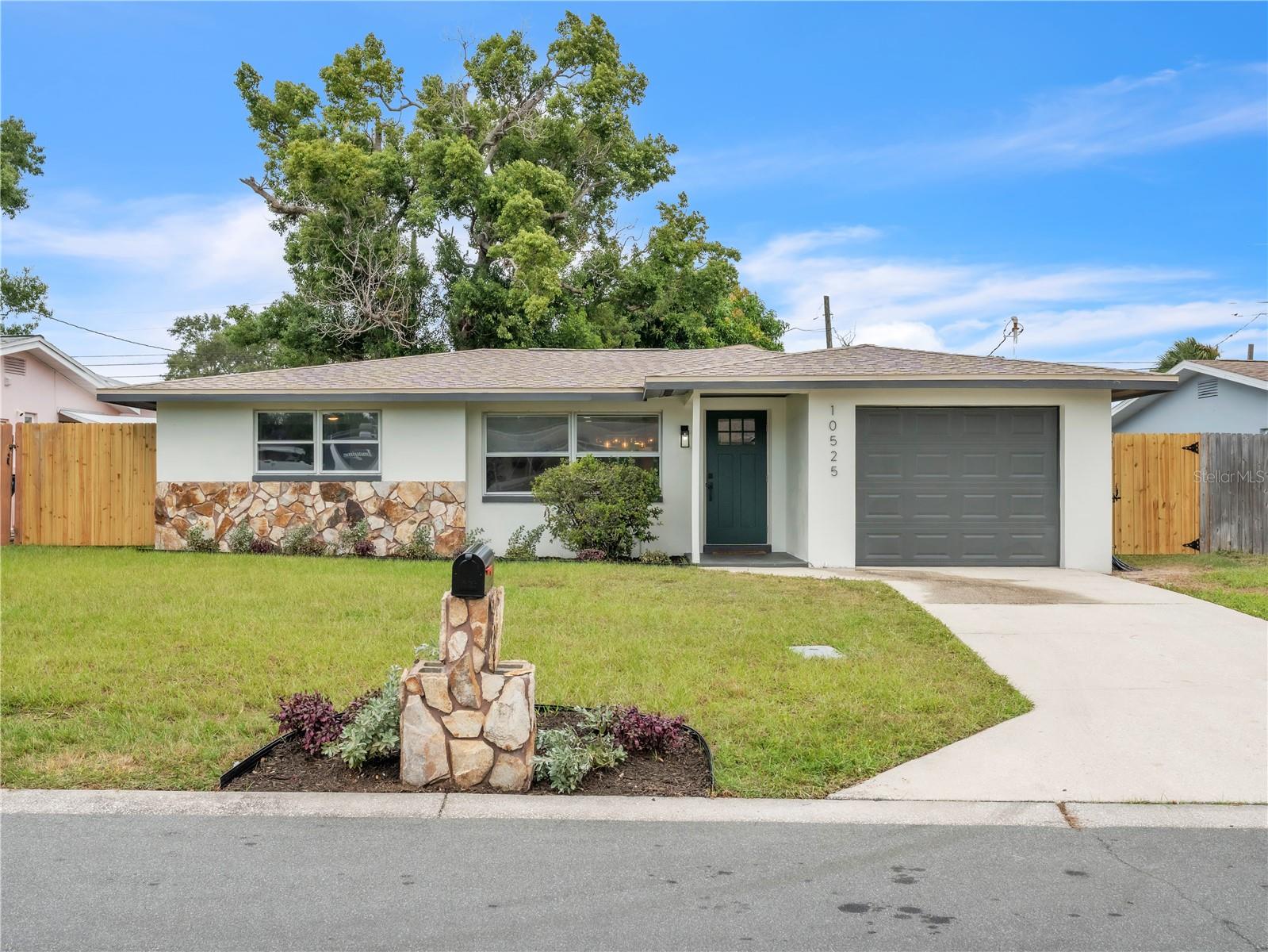 Details for 10525 Valencia Road, SEMINOLE, FL 33772