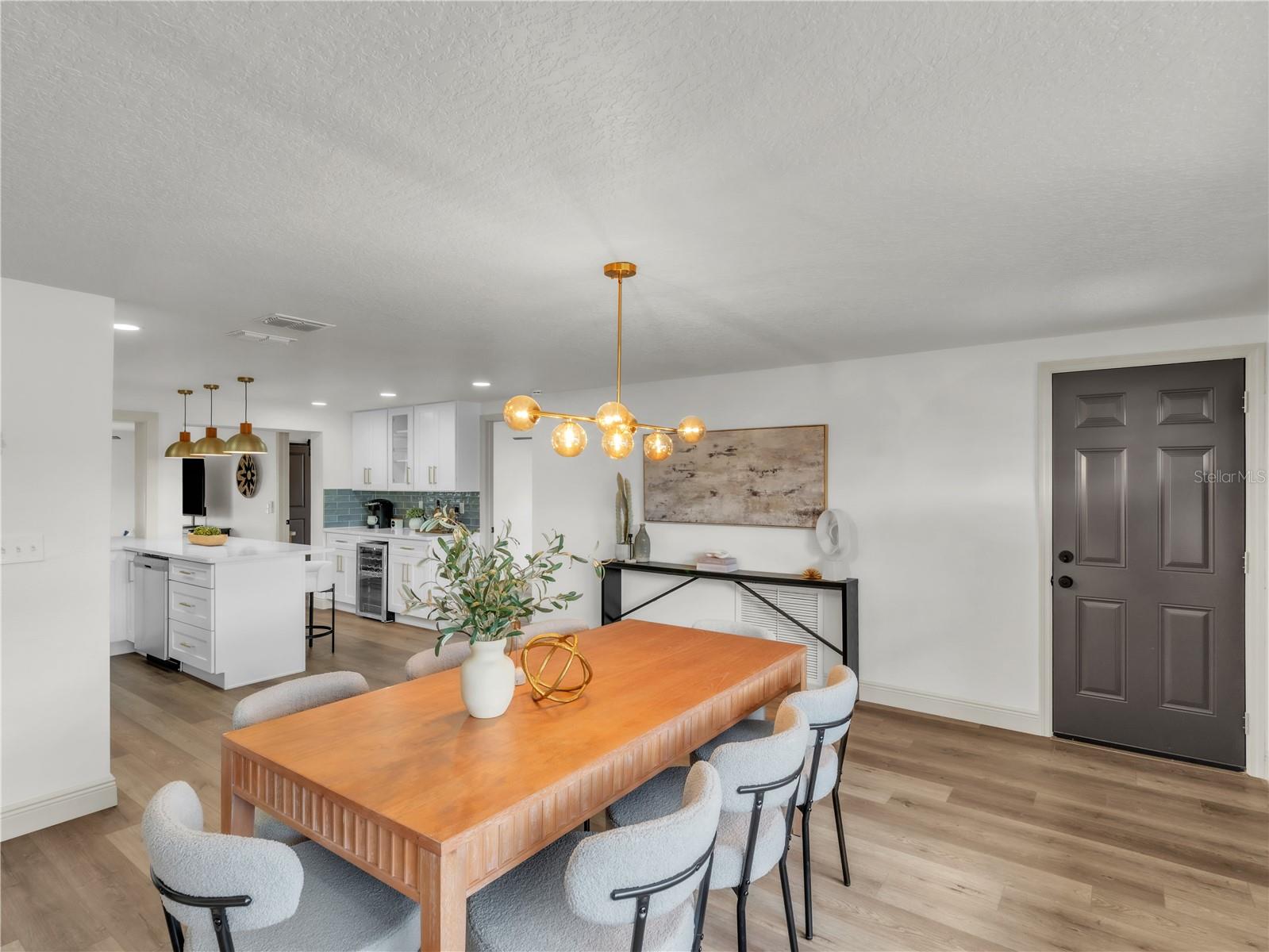 Image 12 of 22 For 10525 Valencia Road