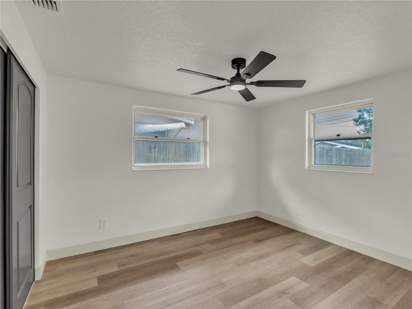 Image 18 of 22 For 10525 Valencia Road