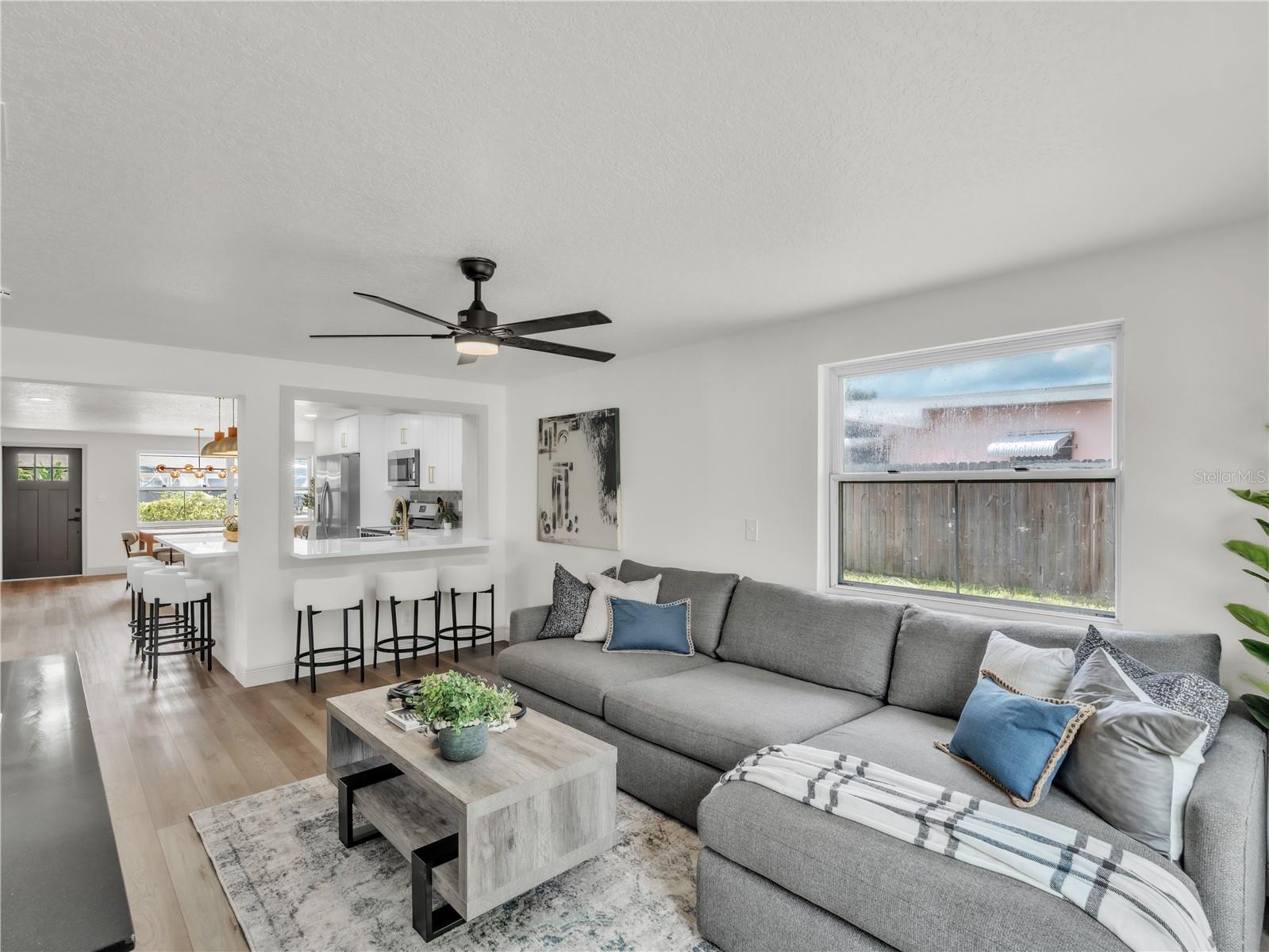 Image 5 of 22 For 10525 Valencia Road