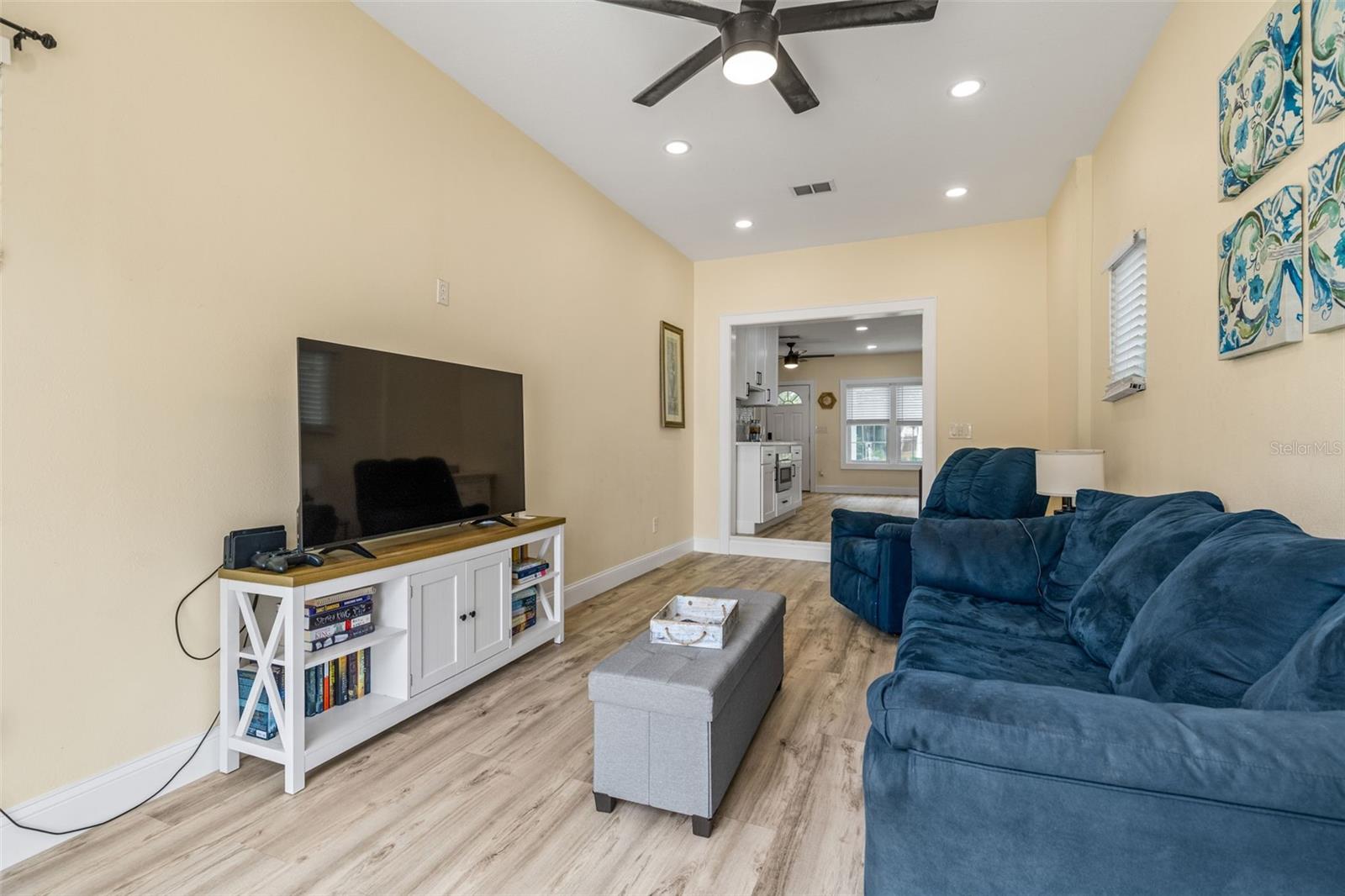 Image 16 of 40 For 3135 8th Avenue N