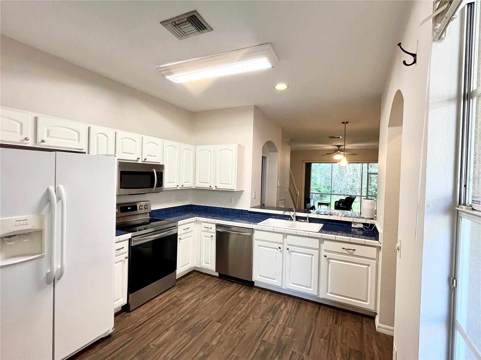 Image 3 of 28 For 18805 Duquesne Drive