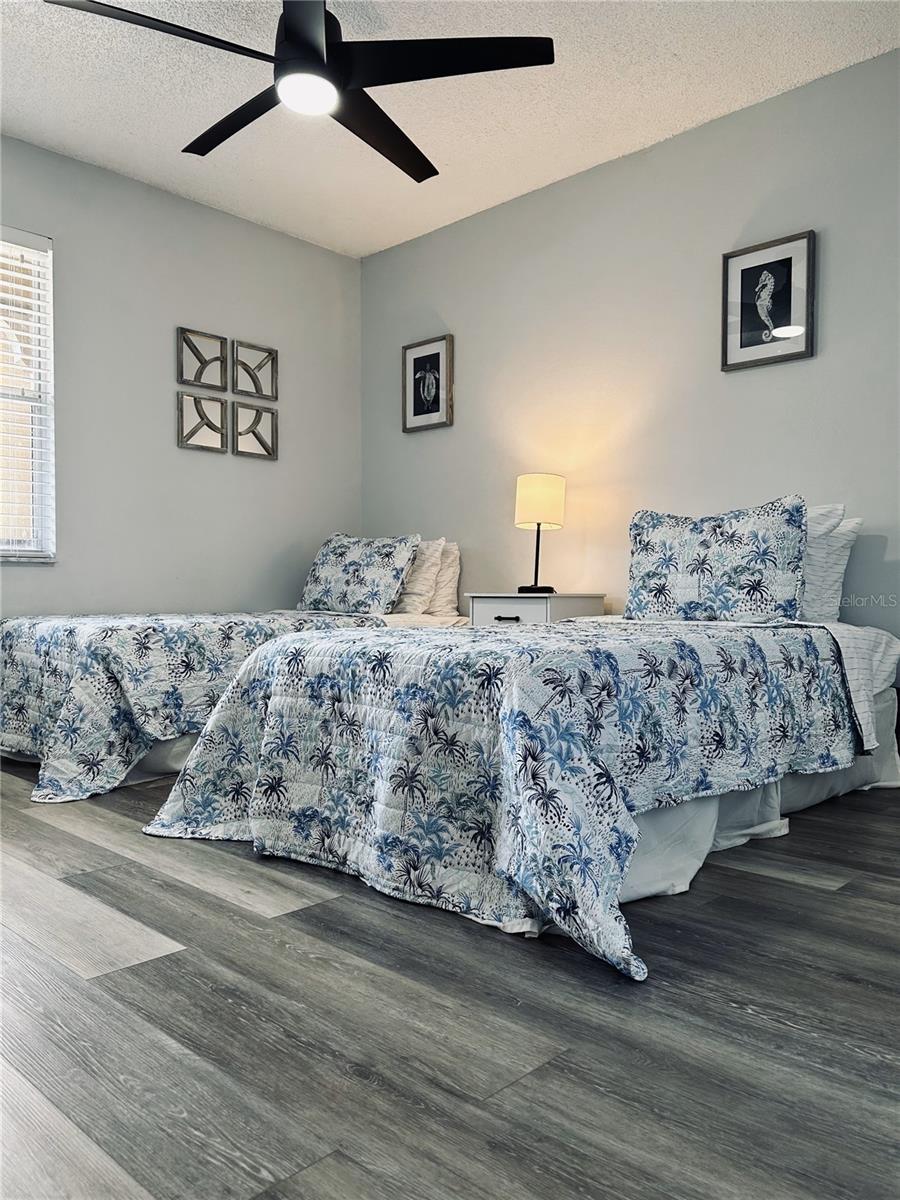 Image 12 of 35 For 2400 Feather Sound Drive 534