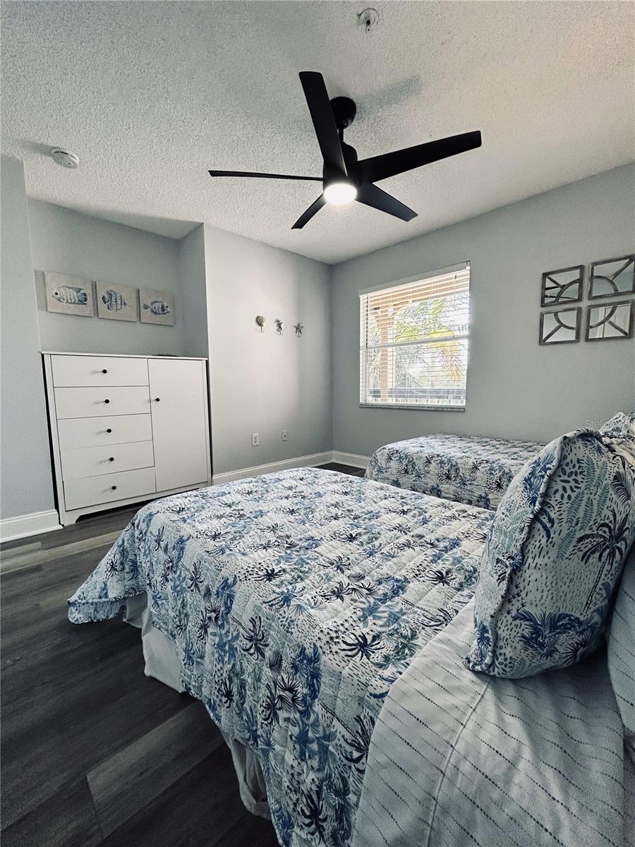 Image 13 of 35 For 2400 Feather Sound Drive 534