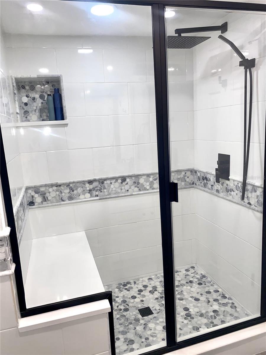 Image 15 of 35 For 2400 Feather Sound Drive 534