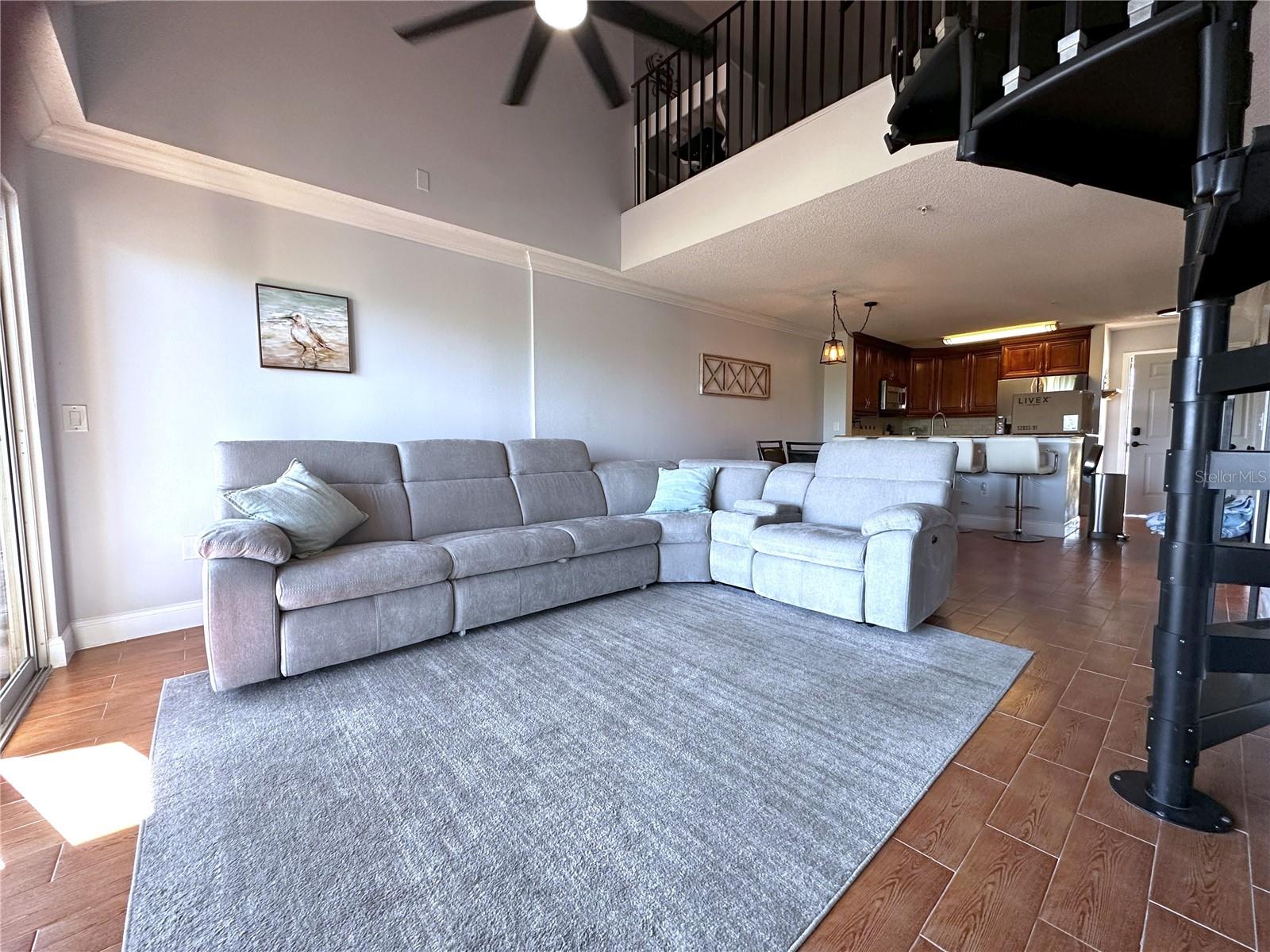 Image 4 of 35 For 2400 Feather Sound Drive 534