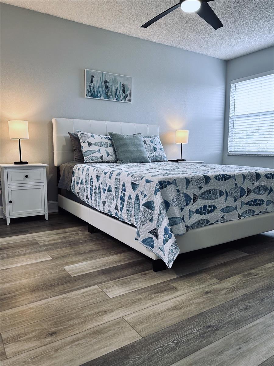 Image 7 of 35 For 2400 Feather Sound Drive 534