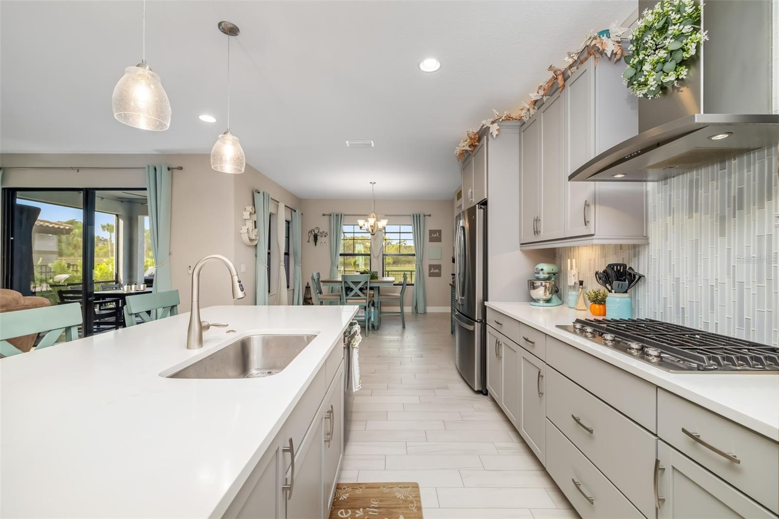 Image 15 of 56 For 8213 Carrhill Place