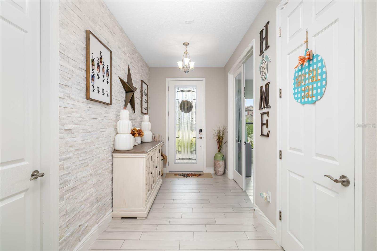 Image 9 of 56 For 8213 Carrhill Place