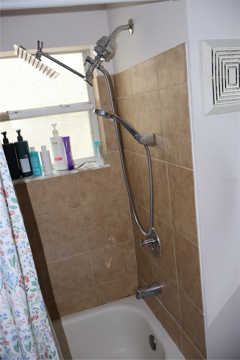 Image 12 of 35 For 601 Island Place Way