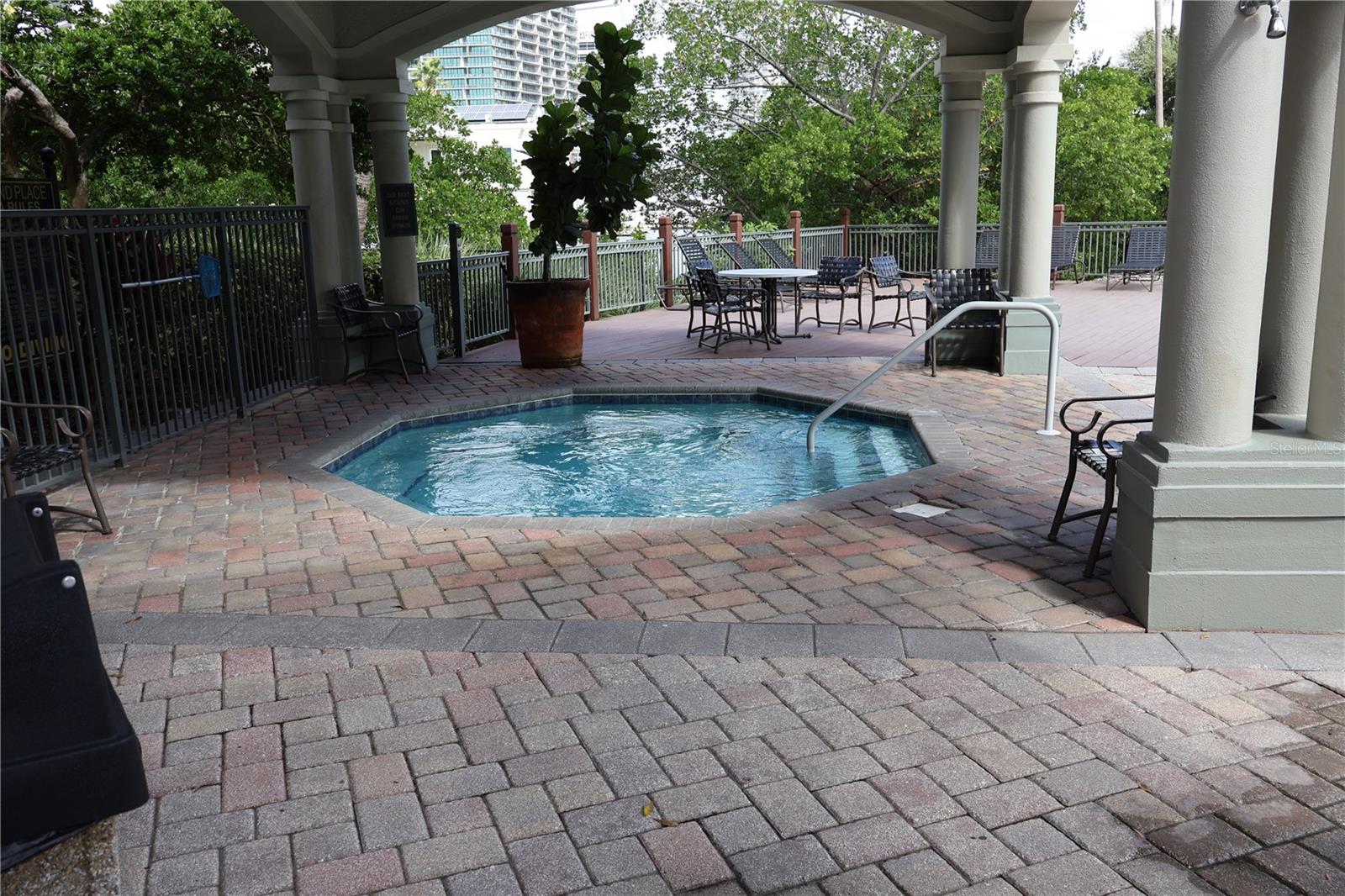 Image 19 of 35 For 601 Island Place Way