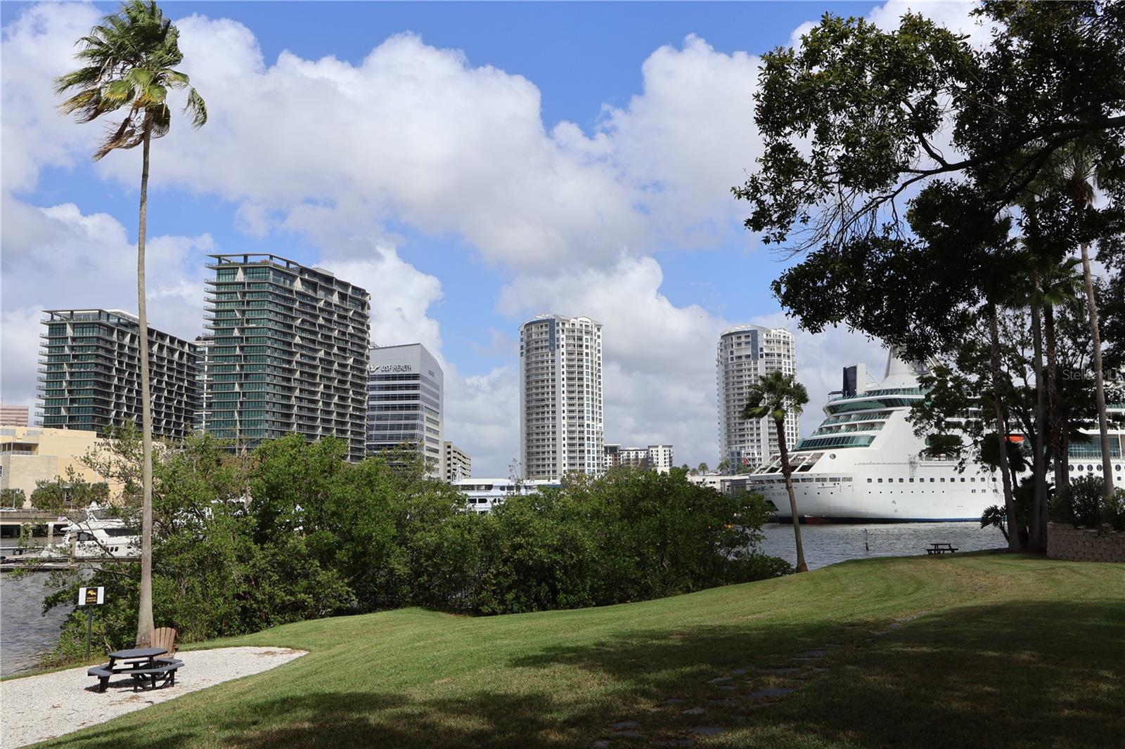 Image 29 of 35 For 601 Island Place Way