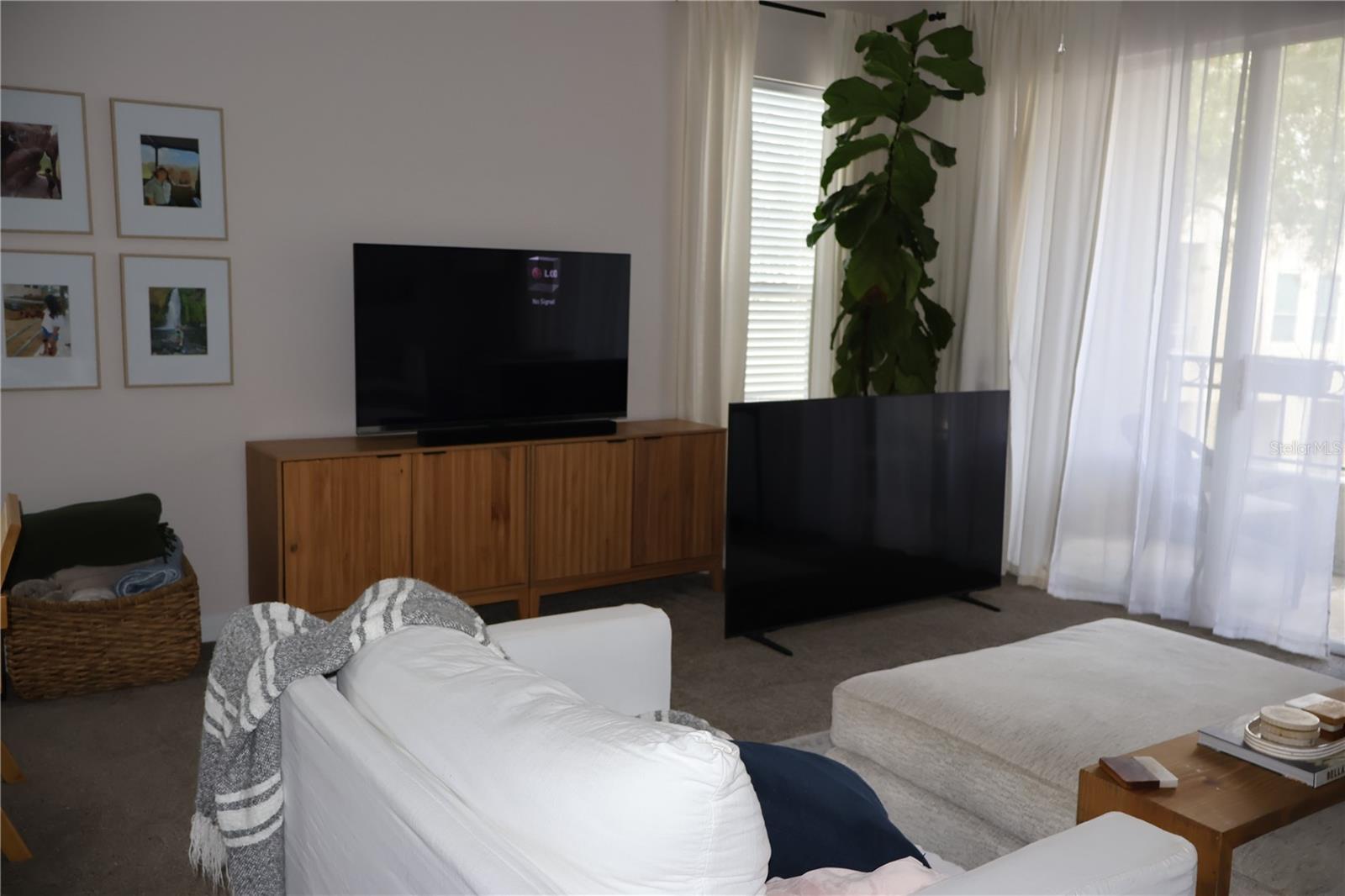 Image 3 of 35 For 601 Island Place Way