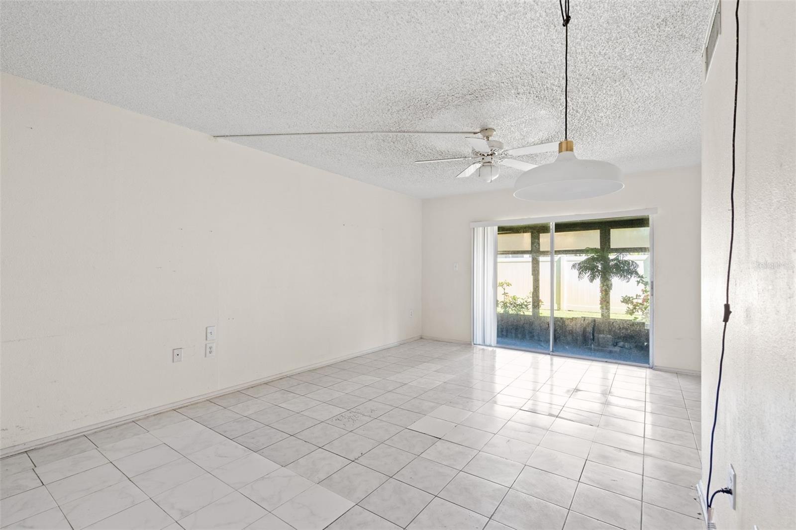 Image 11 of 27 For 1146 King Arthur Court 101