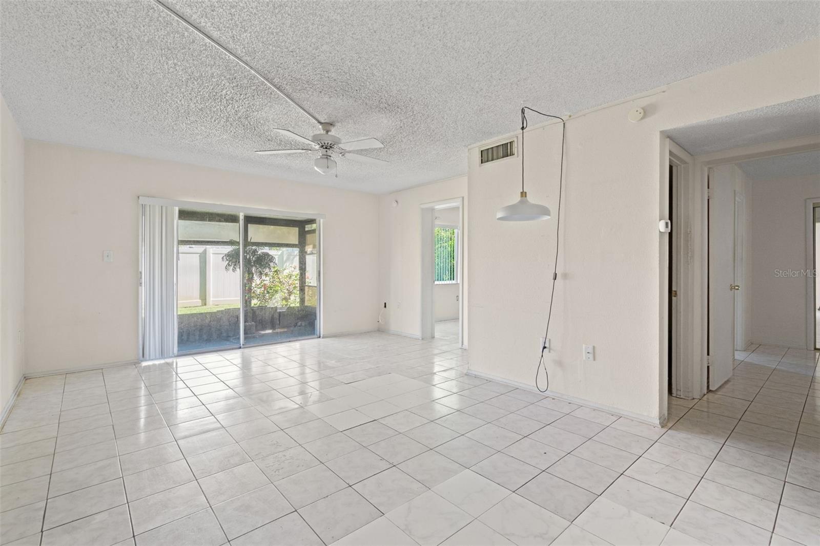 Image 2 of 27 For 1146 King Arthur Court 101