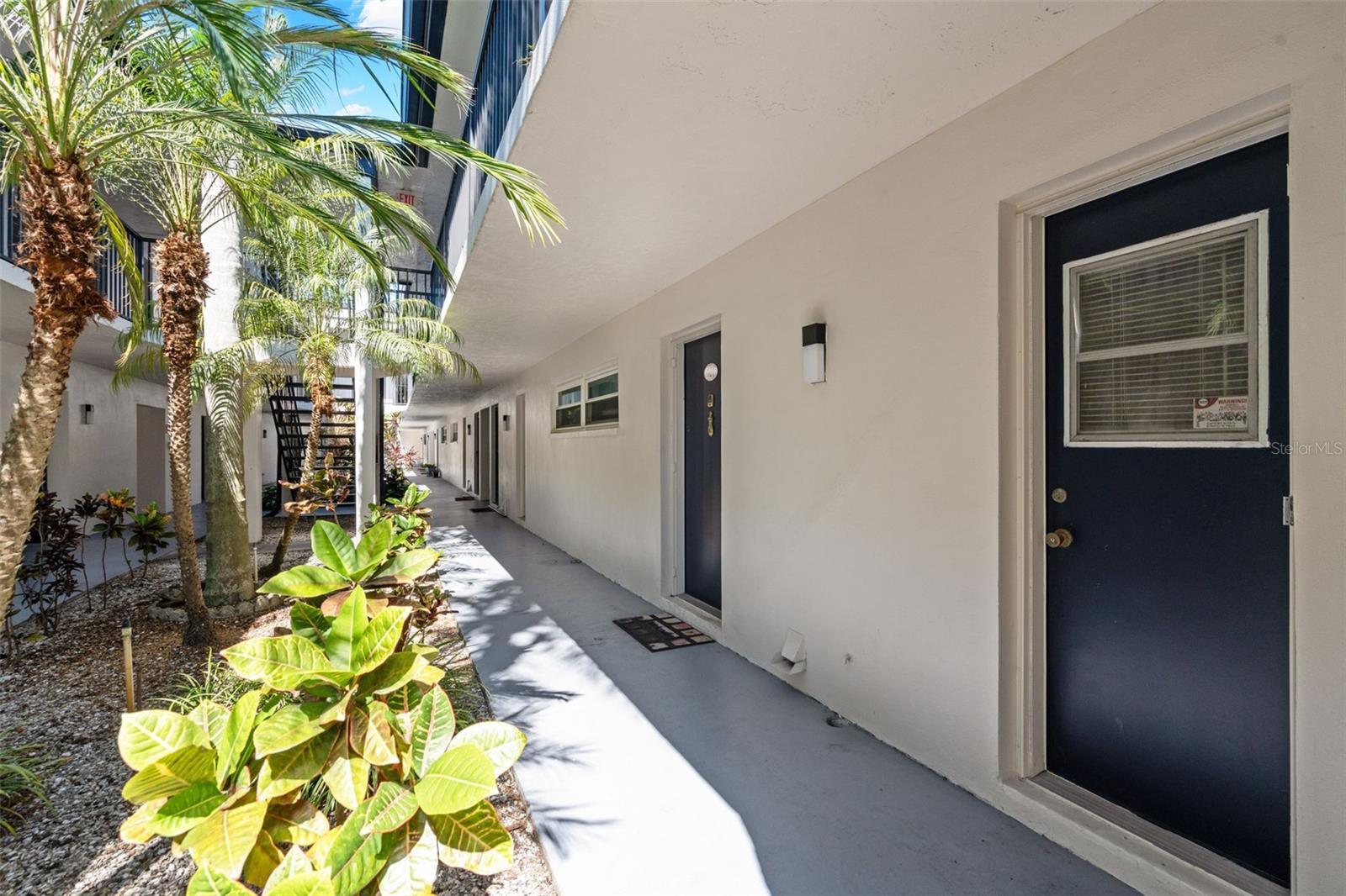 Image 21 of 27 For 1146 King Arthur Court 101
