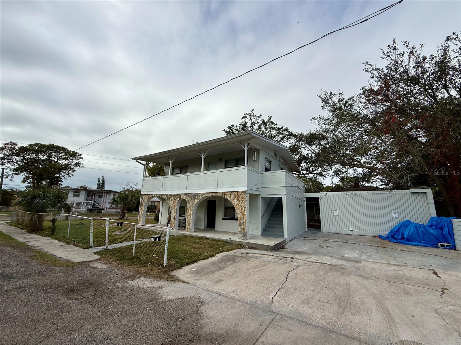 Image 10 of 12 For 691 Harbor Drive S Lower