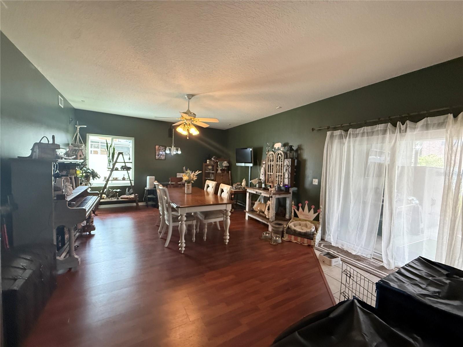 Image 5 of 43 For 1744 Mapleleaf Blvd
