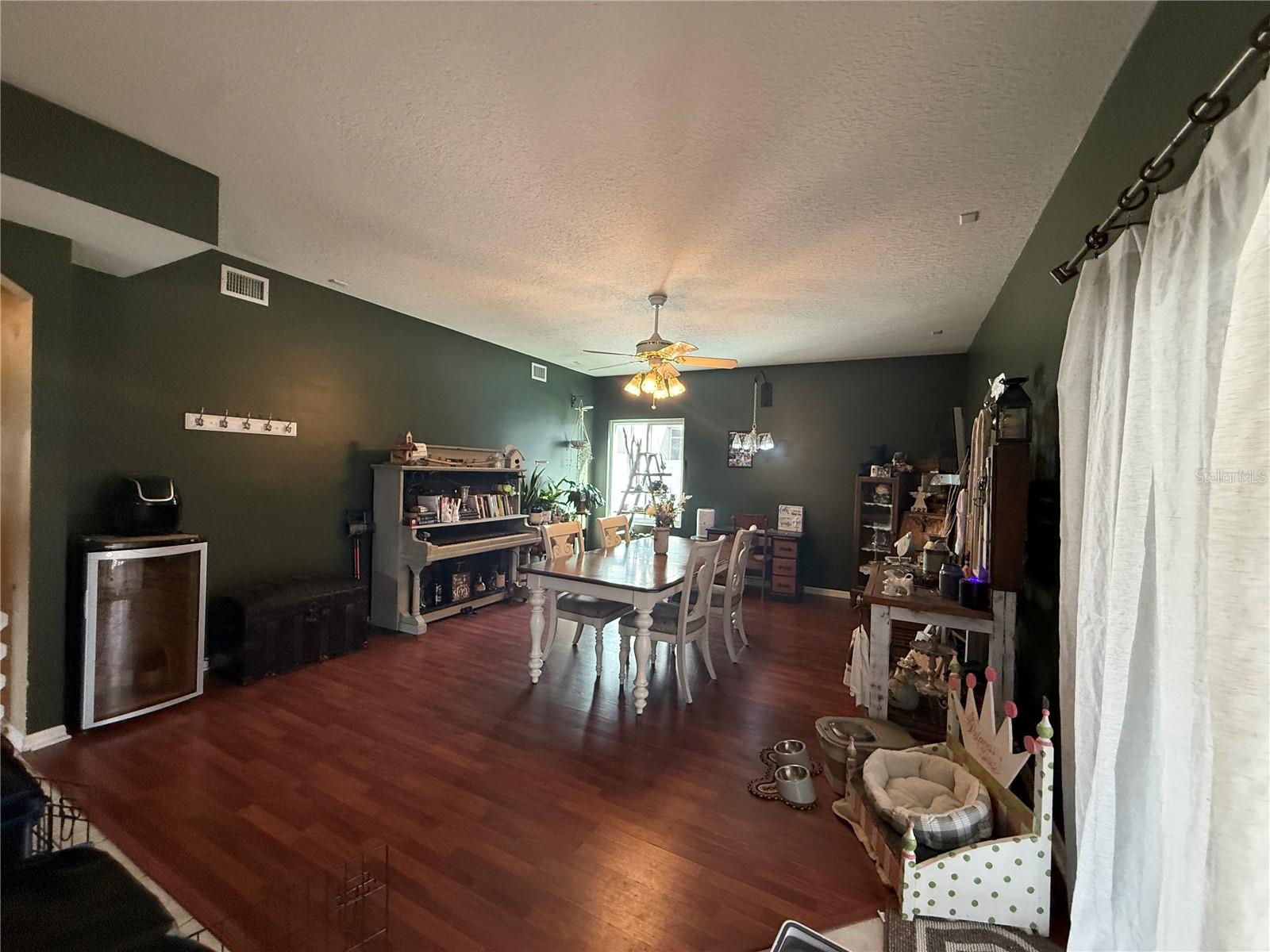 Image 6 of 43 For 1744 Mapleleaf Blvd