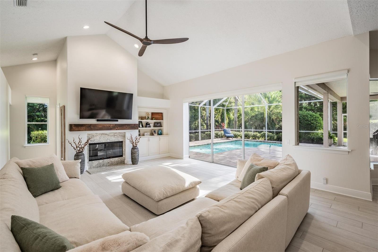 Image 13 of 72 For 12113 Clear Harbor Drive