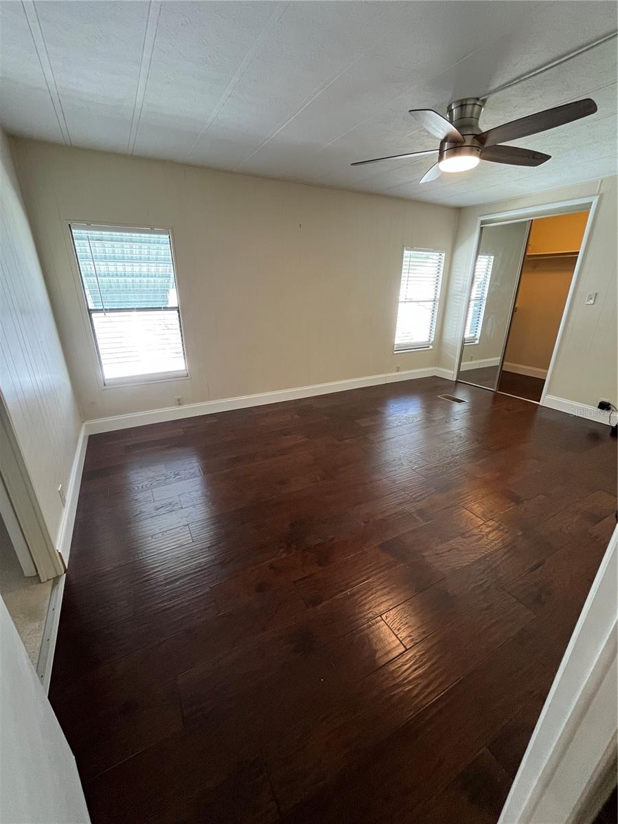 Image 14 of 38 For 12100 Seminole Blvd  365