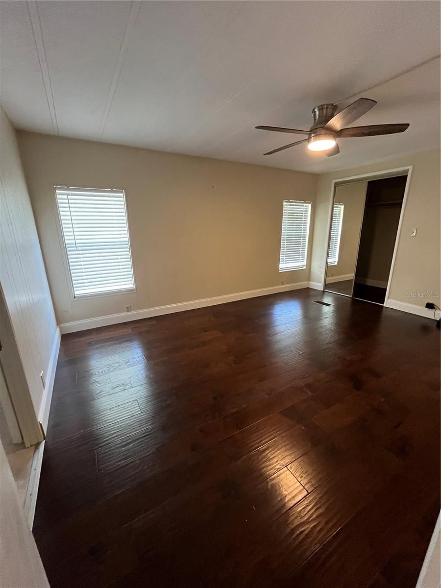 Image 15 of 38 For 12100 Seminole Blvd  365