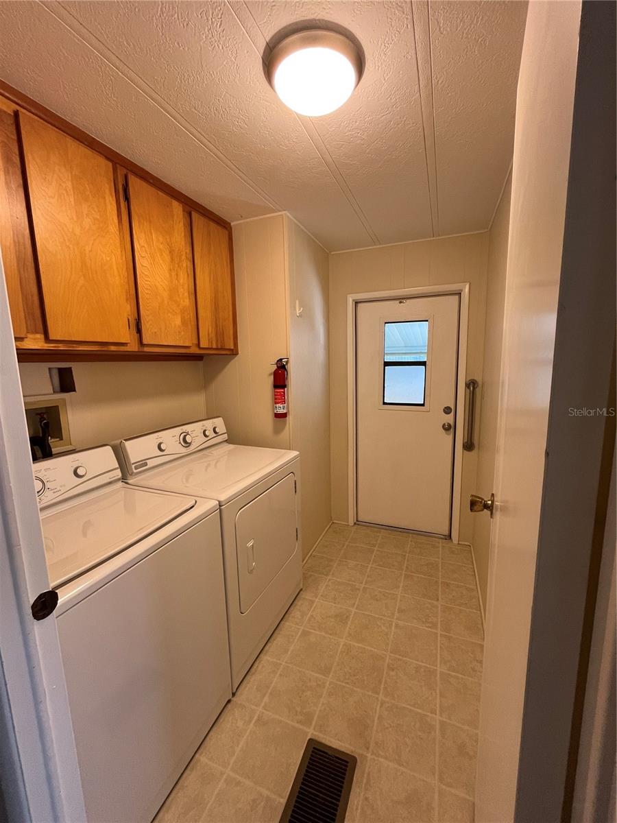 Image 26 of 38 For 12100 Seminole Blvd  365