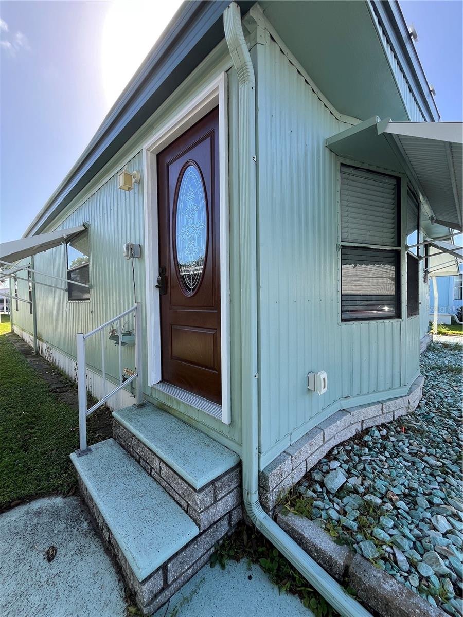 Image 3 of 38 For 12100 Seminole Blvd  365