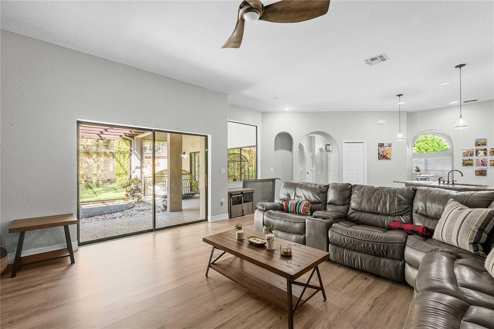 Image 7 of 17 For 12306 Woodlands Circle