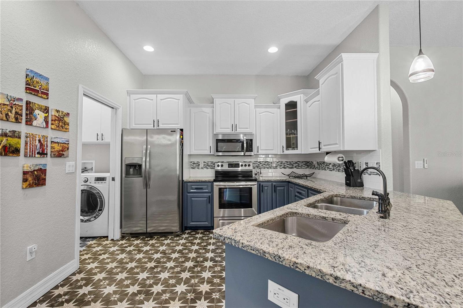 Image 8 of 17 For 12306 Woodlands Circle